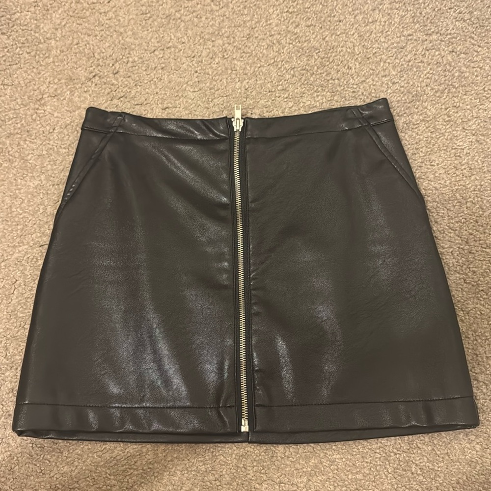 Shinestar Faux Leather Black Skirt Size S
